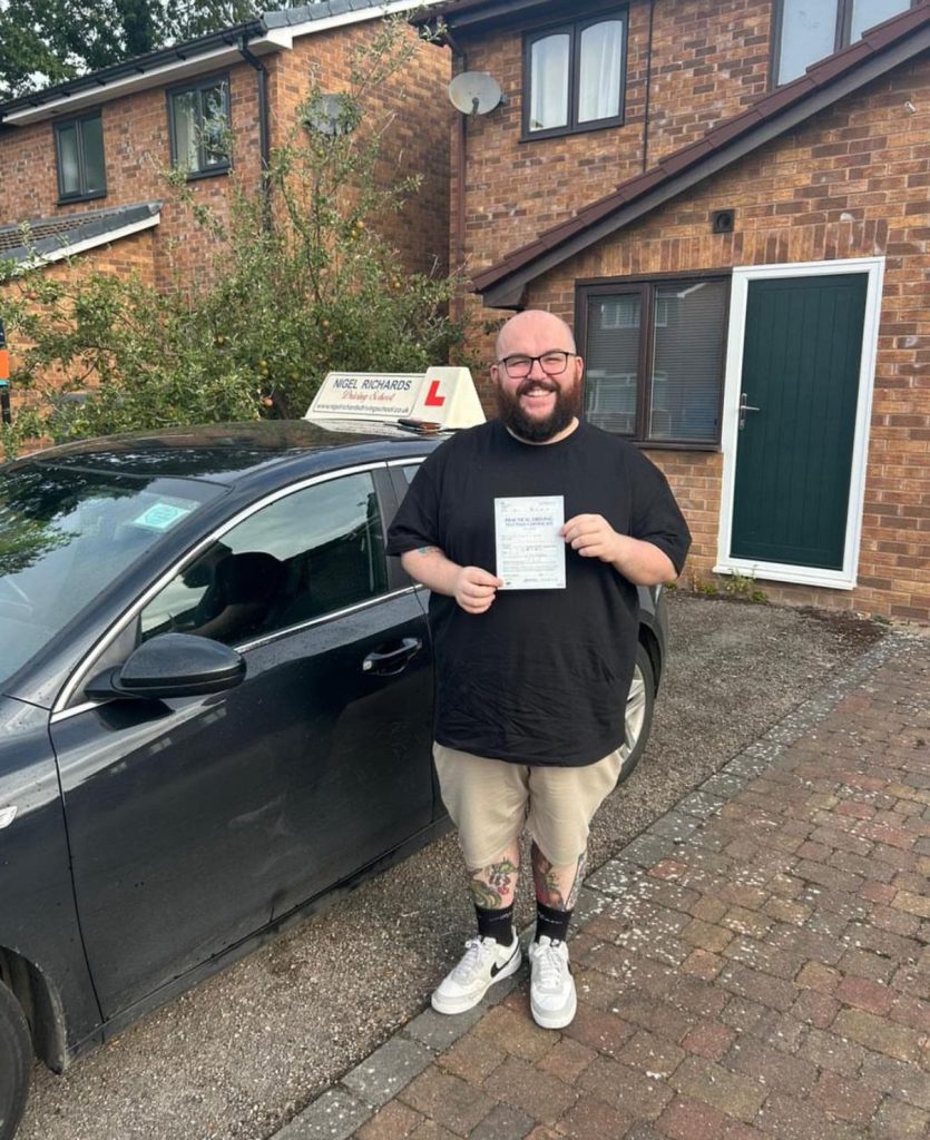 Manual Driving Lessons Aberdeen​