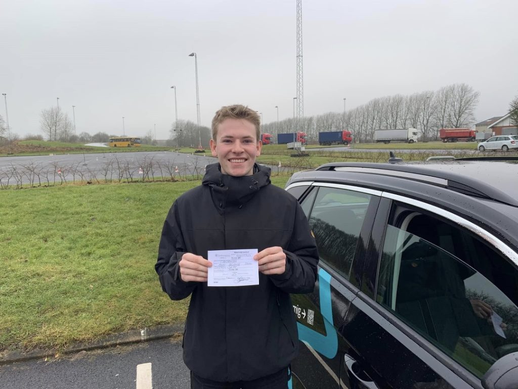 Patient Driving Instructor Cambridge