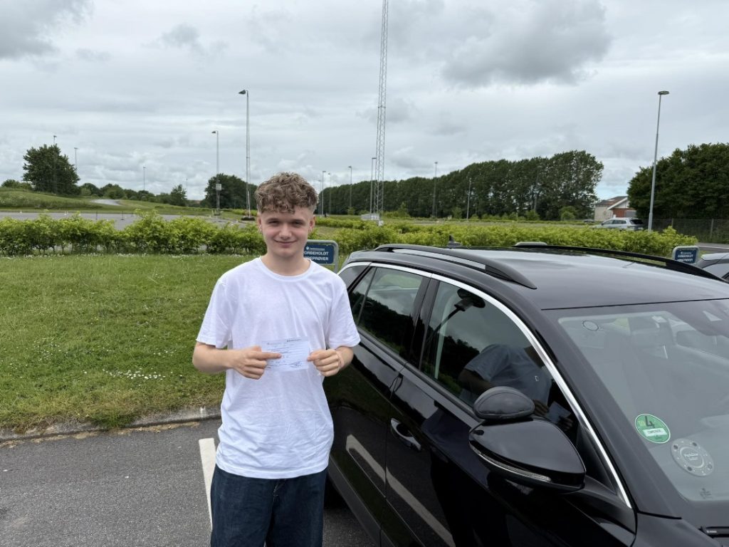 Manual Driving Lessons Brighton