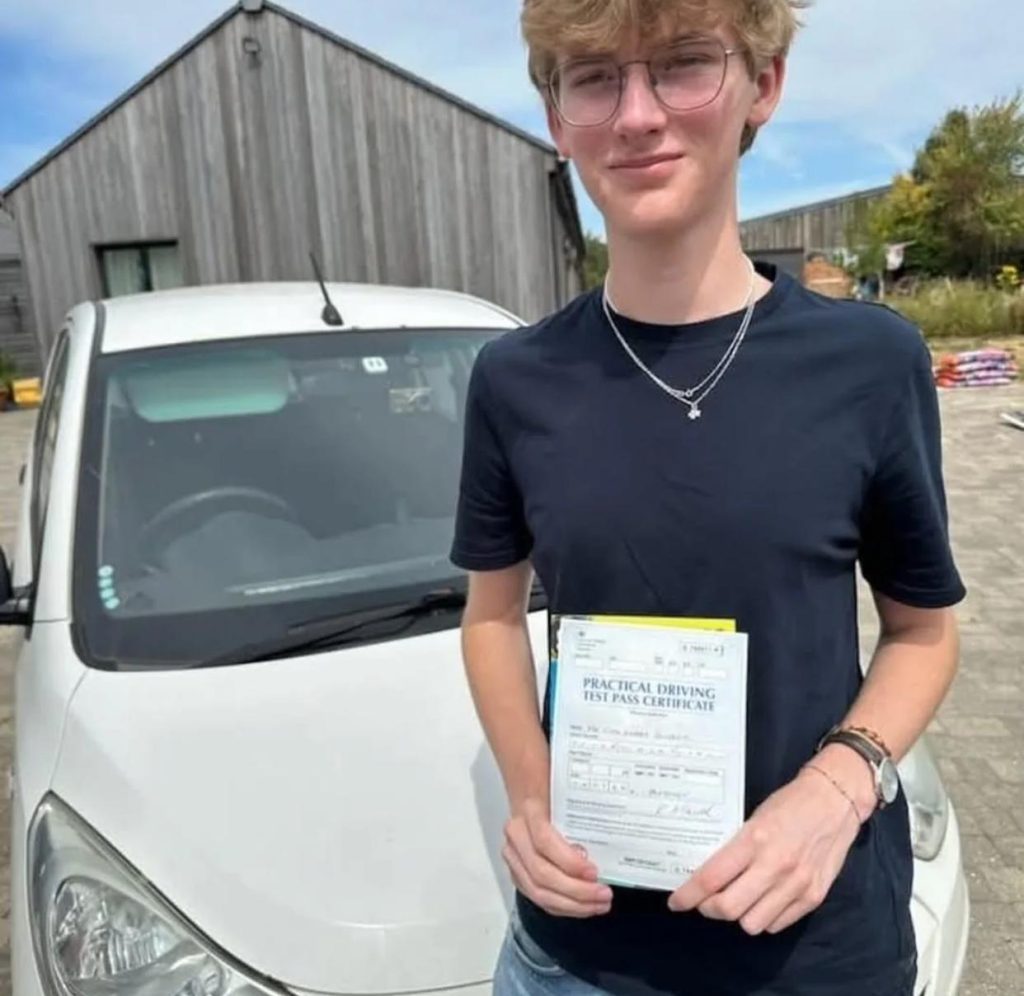 Manual Driving Lessons Derby