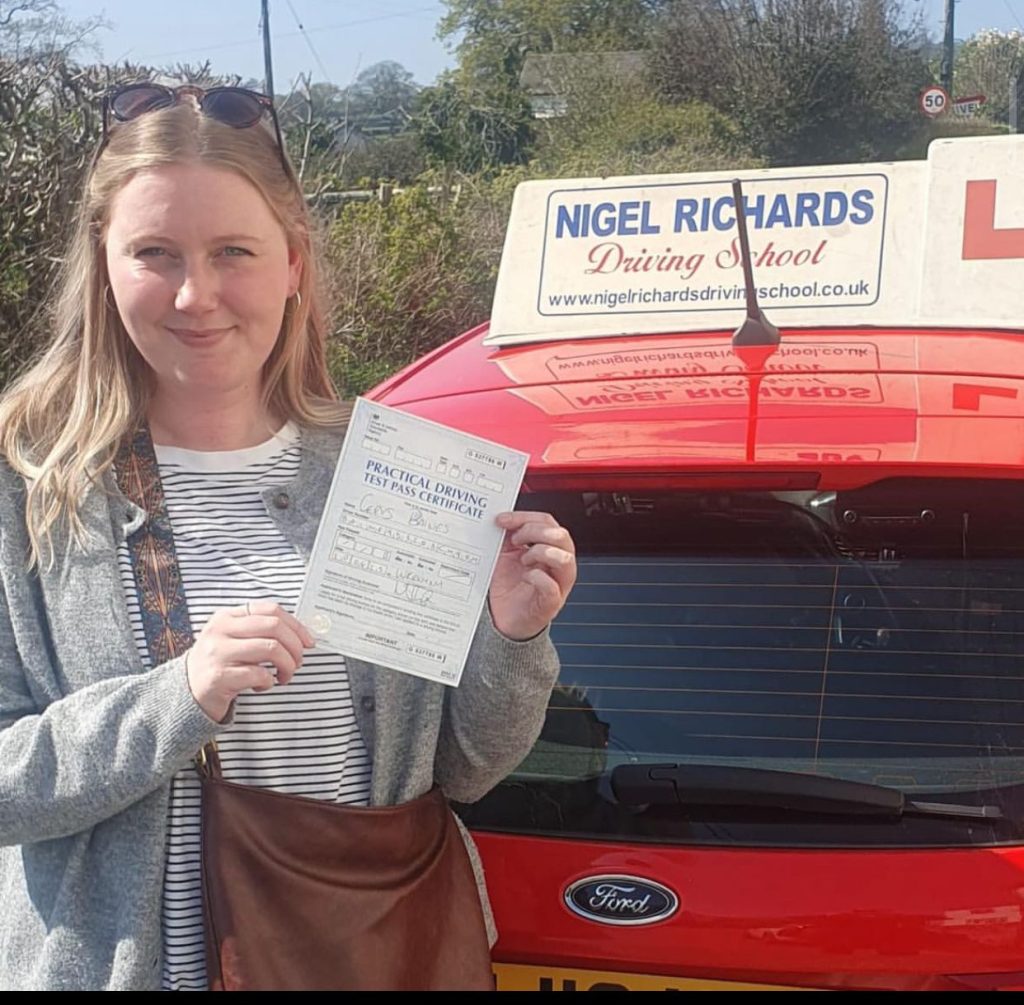 Manual Driving Lessons Swindon Wiltshire